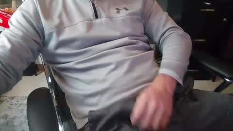 Snapshot of james484444 chatting on December 2, 1:52 pm james484444 online show from December 2, 1:52 pm