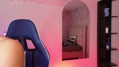 james_cr online show from June 25, 12:32 pm