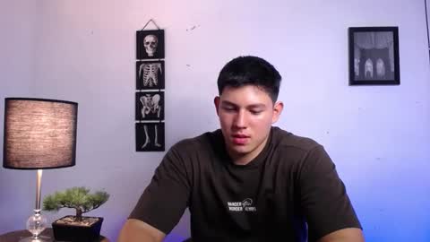 james_cr online show from November 9, 2:26 am