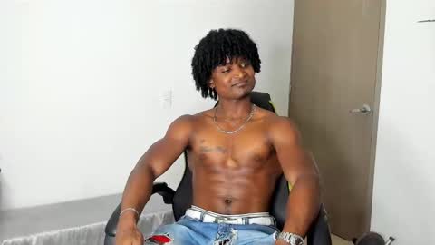 james_makony_1 online show from February 12, 5:47 am