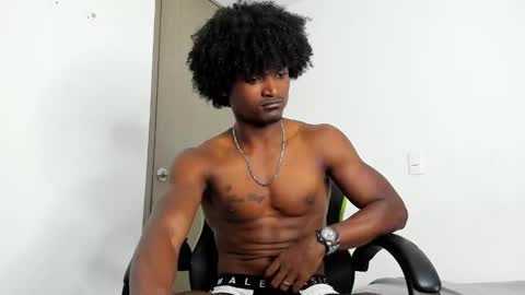 james_makony_1 online show from December 19, 10:56 am