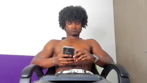 james_makony_1 online show from February 17, 8:41 am