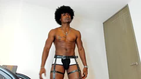 james_makony_1 online show from January 28, 11:06 am