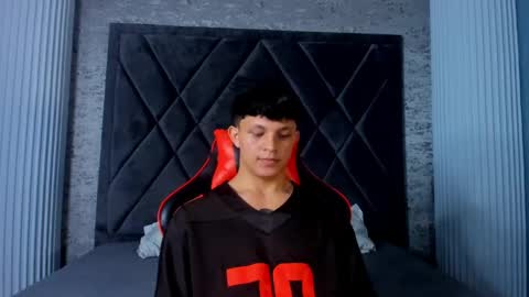 Snapshot of jamesgolden_ chatting on March 2, 11:29 am jamesgolden_ online show from March 2, 11:29 am