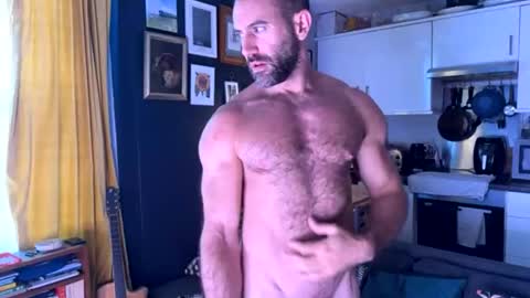 jameslondon_ online show from June 3, 6:35 pm