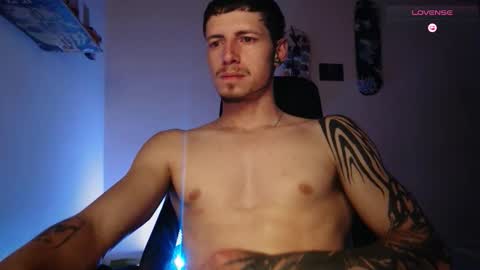 jamesss____ online show from December 16, 5:03 am