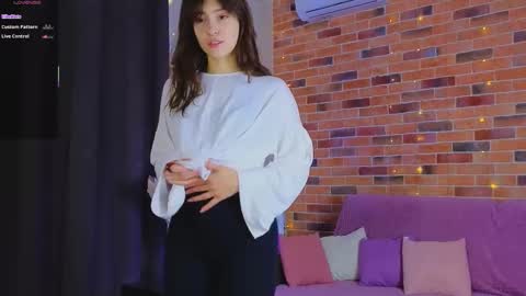 Chloe online show from December 4, 6:35 am