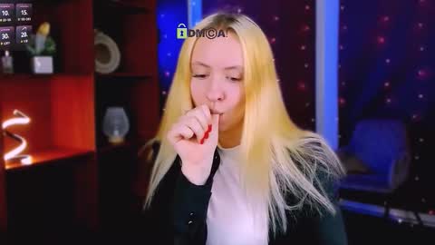 jasmine_eyes online show from March 1, 7:40 pm