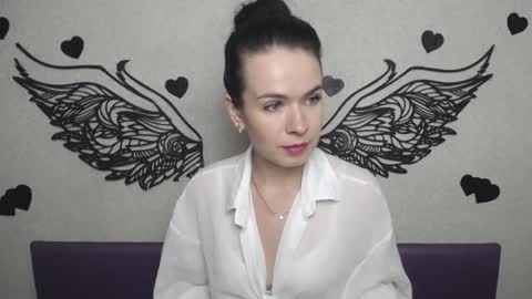 JasmineKouch online show from October 8, 5:30 pm