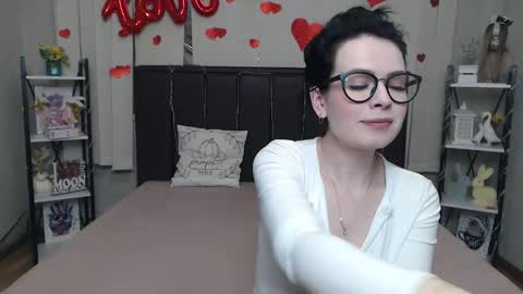 JasmineKouch online show from March 13, 7:22 am