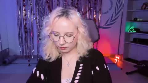 Jasmine online show from March 12, 12:36 pm