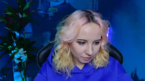 Jasmine online show from February 25, 8:14 am