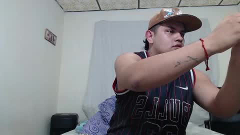 jason_boy_ online show from May 19, 5:47 am