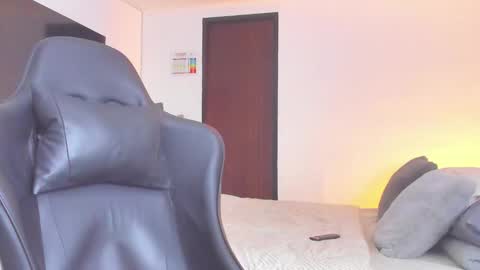 JBrooksXx online show from September 20, 2:14 am