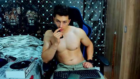 Javier online show from March 2, 5:08 am