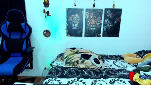 Javier online show from January 30, 7:04 pm