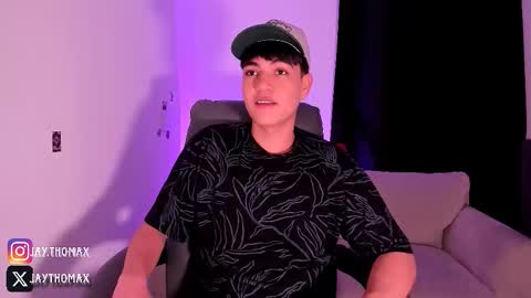 jaythomax online show from October 1, 2:10 am