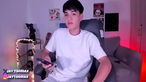 jaythomax online show from February 19, 4:55 am