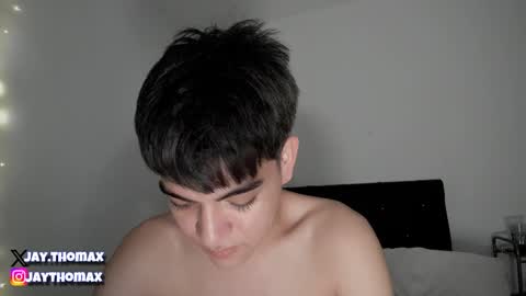 jaythomax online show from December 28, 8:05 am