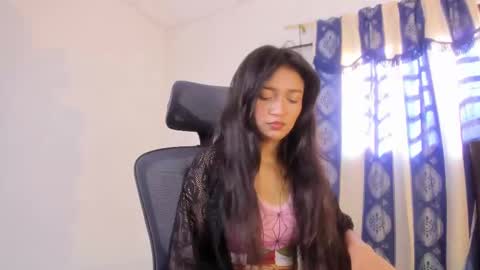 Jazmin online show from January 9, 7:40 pm