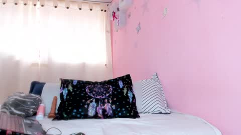 Jazmin and Max online show from December 1, 6:54 pm