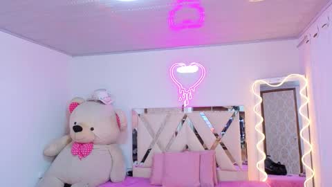 Jazmin  online show from November 30, 12:12 pm