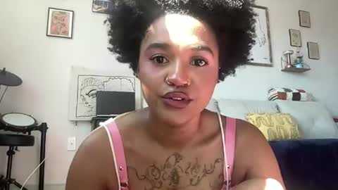 jazminetea online show from June 18, 10:59 pm