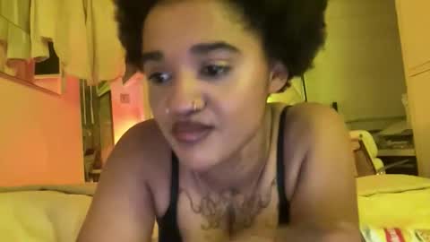 jazminetea online show from April 8, 1:19 am