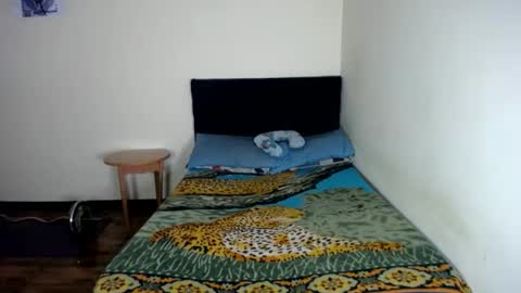 Snapshot of jboy_s chatting on January 3, 4:48 pm jboy_s online show from January 3, 4:48 pm