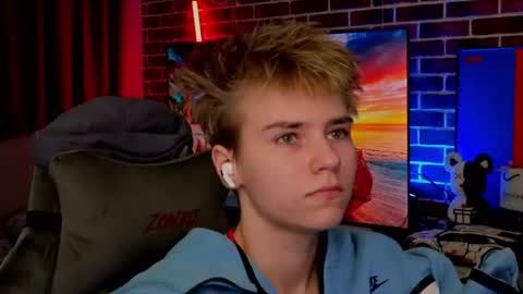 Jean online show from August 2, 3:36 pm