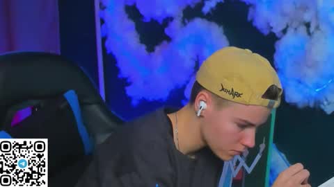 jean_wilsons online show from December 2, 11:41 am