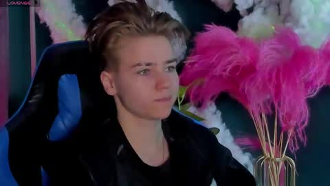 jean_wilsons online show from April 11, 11:14 am