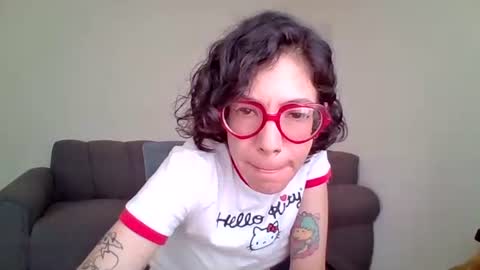 jeanneduval8888 online show from June 5, 11:10 pm