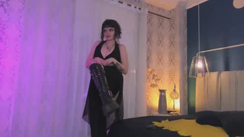 Jean online show from October 10, 8:13 pm