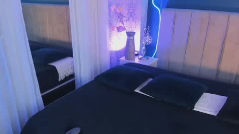 Jean online show from December 3, 7:58 pm