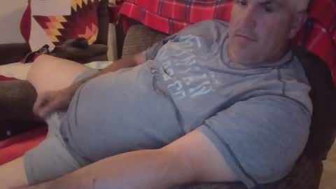 dadbody71 online show from June 14, 3:52 am