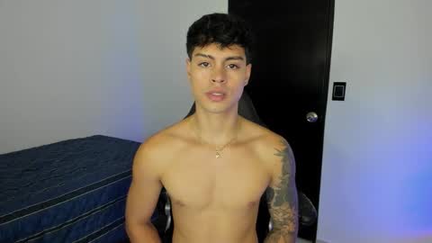 Jeanpii01 online show from December 18, 1:45 am