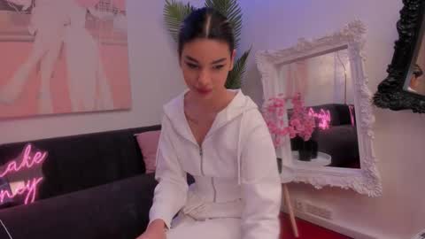 jelly__beanss online show from October 12, 7:05 pm