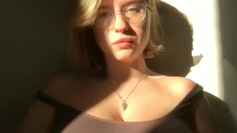 Inna  online show from November 17, 7:55 am