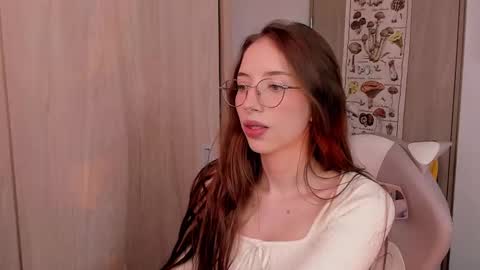 Jelly  online show from March 10, 9:51 pm