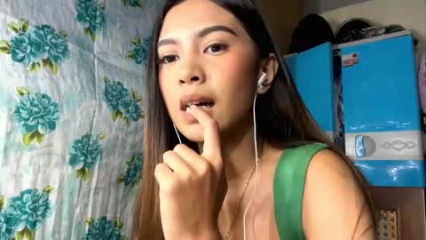 Charlotte online show from March 9, 4:44 pm