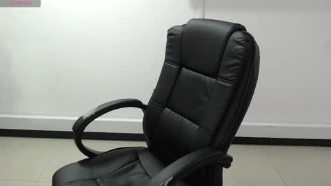 jenn online show from October 18, 5:06 pm