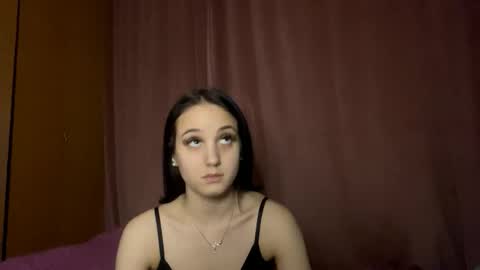 Mia online show from December 15, 3:08 pm