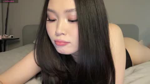jennie_yung online show from May 7, 11:32 pm