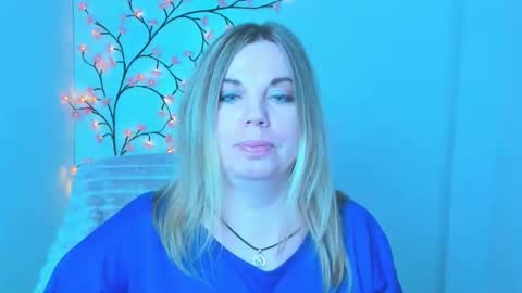 Jennifer online show from April 15, 6:28 am