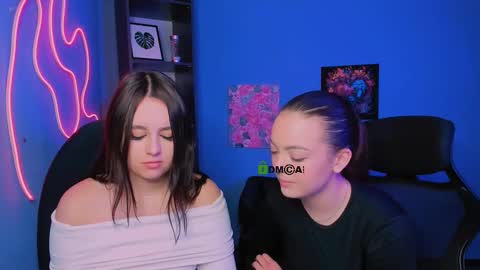 jennifer_sheil online show from February 4, 2:43 pm