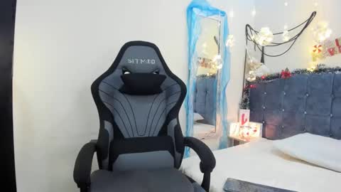 JenniferBrowl online show from December 13, 3:38 am