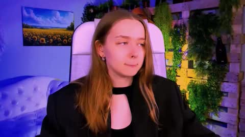 Snapshot of jennifergraces chatting on October 28, 8:37 am Jennifer online show from October 28, 8:37 am