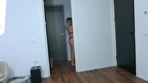 Jenny online show from November 5, 8:44 pm