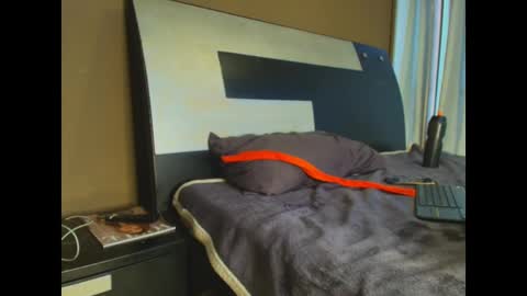 Snapshot of jennmullatta_ chatting on February 13, 7:10 pm Jenn online show from February 13, 7:10 pm